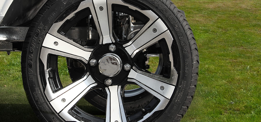 detail d2 tire 1